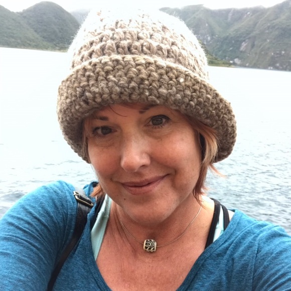 Meet Your Posher - Picture 2 of 8